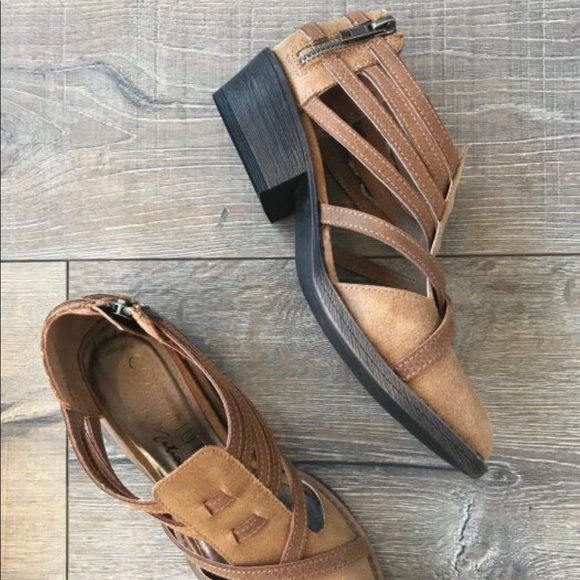 NIB Cognac Distressed Cut Out Loafer Shootie Boot - Picture 4 of 5